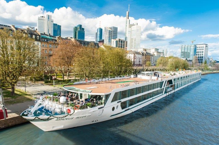 0_AMADEUS Silver III Frankfurt Christening2