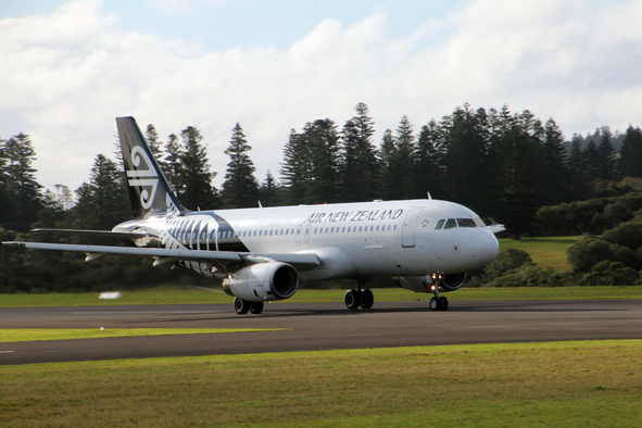 norfolk-island-flying