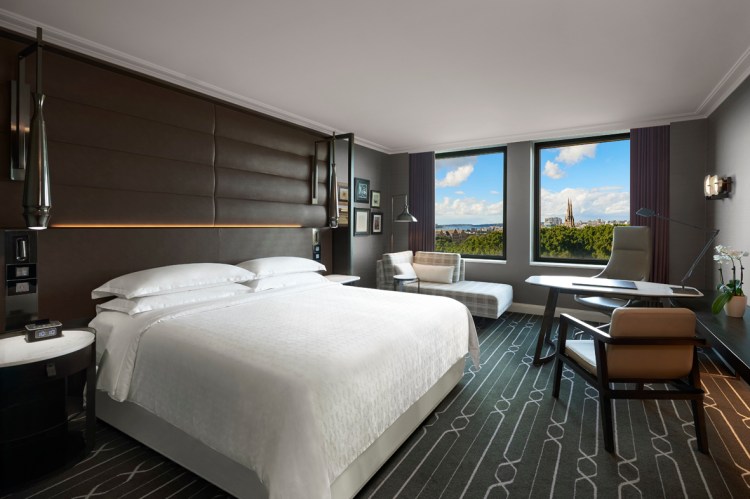 TravMedia_Australia_1237717_Hyde Park View Room2