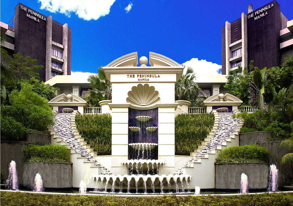 The Peninsula Manila hotel - fountain ...