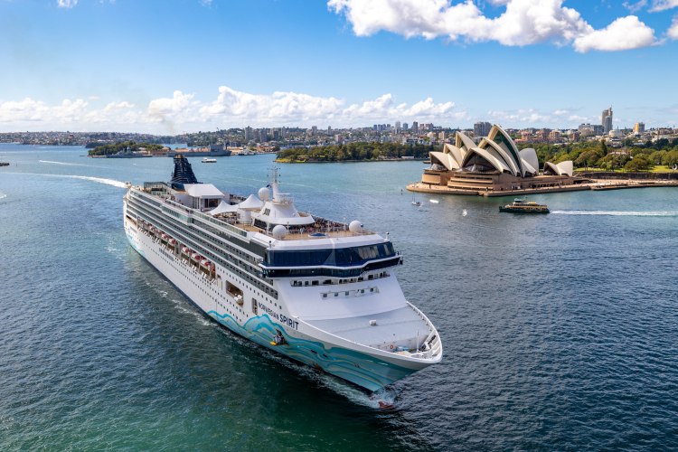 Norwegian Spirit arrives in Sydney Harbour